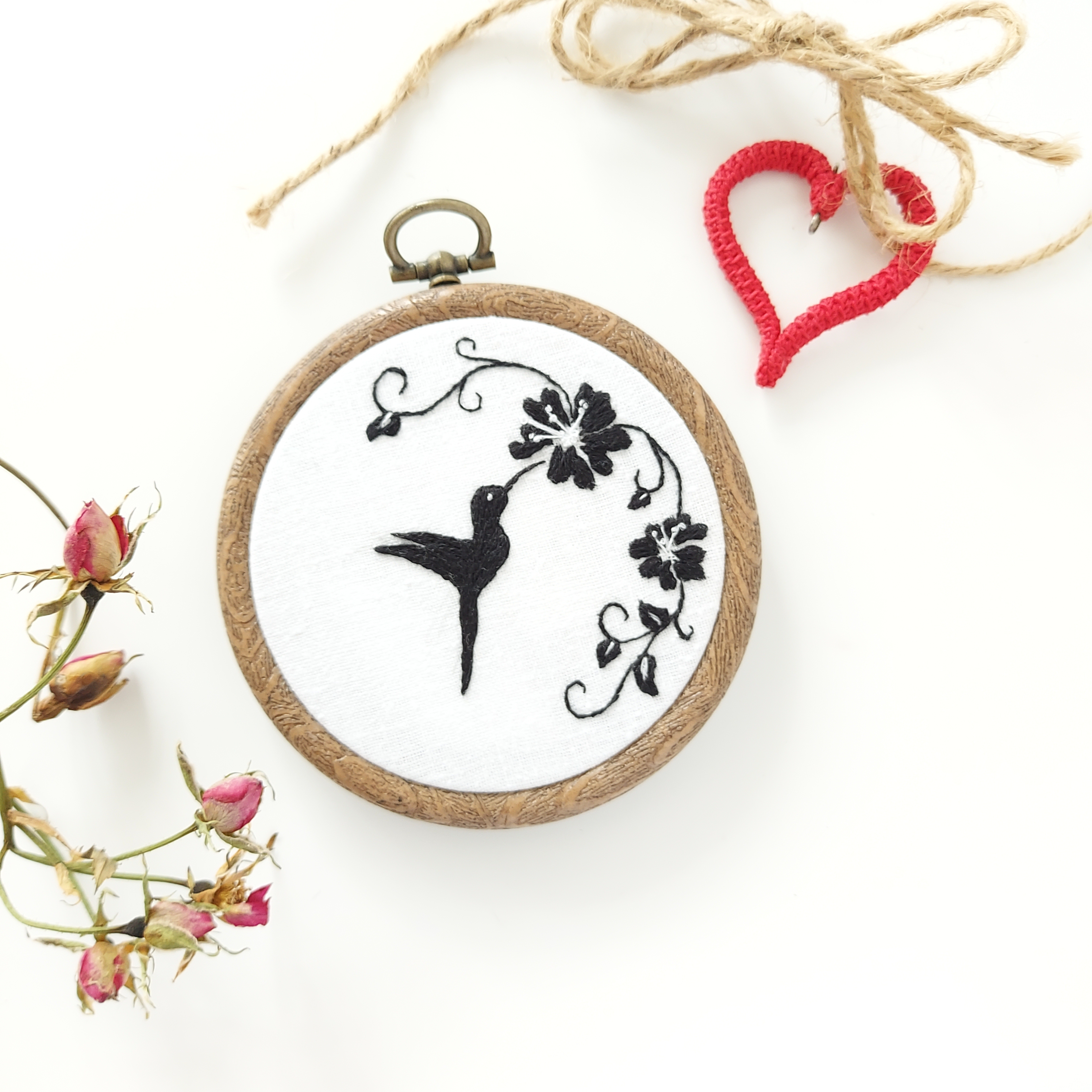 Embroidery Hoop Artwork - Hummingbird - Home Decor